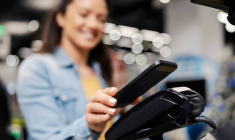 Paiement mobile : en quoi est-il plus pratique que la carte bancaire ? / iStock.com - dusanpetkovic