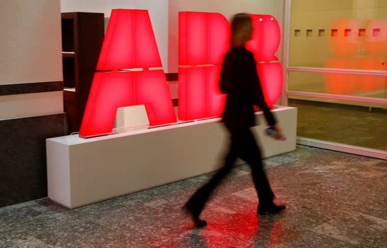 ABB ÉTUDIE SES OPTIONS POUR VENDRE SA DIVISION POWER GRIDS