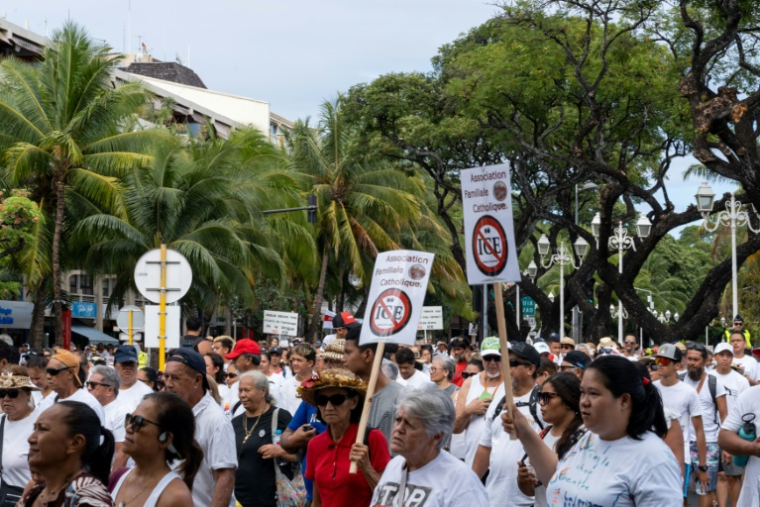 Lors de la marche contre la méthamphétamine, une drogue très addictive réputée notamment pour stimuler la concentration, à Papeete, le 6 septembre 2025 ( AFP / Suliane FAVENNEC )