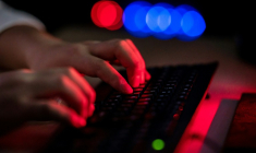 Pour certains proches, Jean Pormanove, décédé lundi en live sur internet, vivait "sa meilleure vie" depuis qu'il avait rencontré, il y a cinq ans, ses partenaires de streaming ( AFP / NICOLAS ASFOURI )