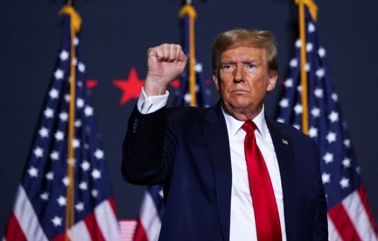 L'ancien président des États-Unis Donald Trump lors d'un événement de campagne avant les primaires républicaines pour le scrutin présidentiel de 2024 à North Charleston