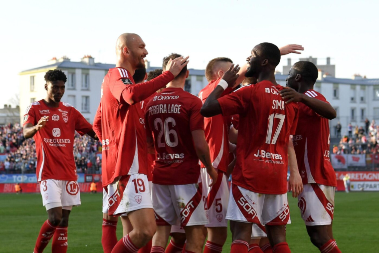 Brest scotche Monaco dans le temps additionnel