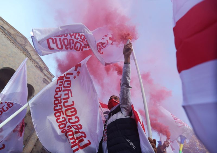 L'OPPOSITION GÉORGIENNE CONTESTE DANS LA RUE LE RÉSULTAT DES LÉGISLATIVES