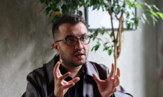 Yildiz Tar, membre de l'organisation turque Kaos GL qui défend les droits des homosexuels et transgenres, le 18 septembre 2026 à Ankara ( AFP / Adem ALTAN )