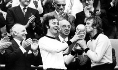 Un agriculteur français a vu treize finales de Coupe du monde