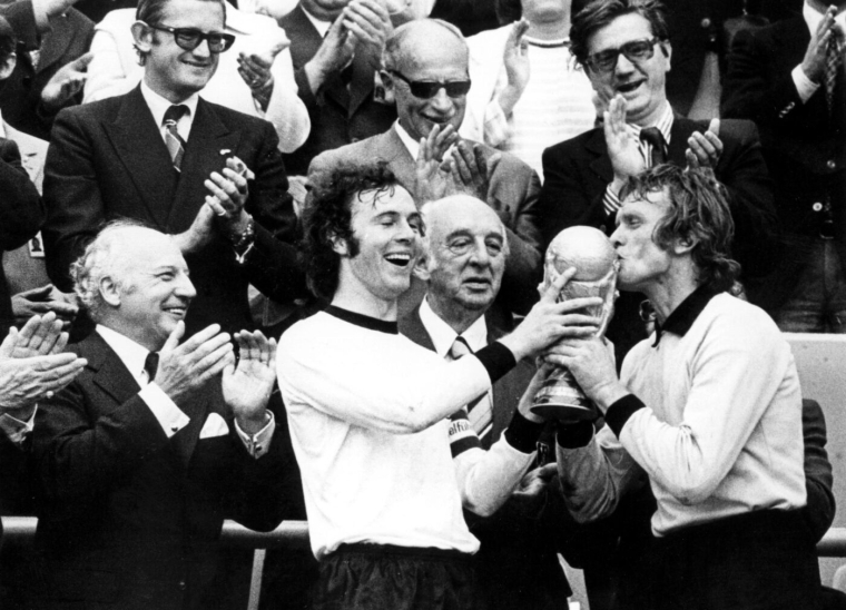 Un agriculteur français a vu treize finales de Coupe du monde