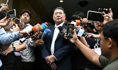 Le Premier ministre thaïlandais par intérim, Phumtham Wechayachai, s'adresse aux médias à la Maison du gouvernement à Bangkok, le 3 juillet 2025 ( AFP / Lillian SUWANRUMPHA )