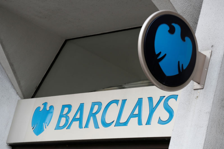 BARCLAYS: CHUTE DE 10% DES PROFITS AU 1ER TRIMESTRE, LA BANQUE D'INVESTISSEMENT PÈSE