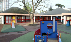 La cour d'une école maternelle à Créteil le 4 avril 2012 ( AFP / JACQUES DEMARTHON )