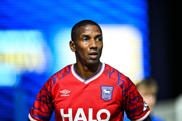 Après 23 ans au haut niveau, un ex-international anglais s'apprête à tirer sa révérence