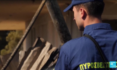 Grèce : le feu recule autour d'Athènes, mais les pompiers restent mobilisés