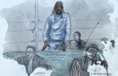 Croquis d'audience du rappeur Koba LaD lors de son procès pour homicide involontaire, le 25 juin 2025 à Créteil, dans le Val-de-Marne ( AFP / Benoit PEYRUCQ )