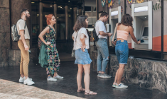 Les Français se servent de l’argent liquide pour épargner. De plus en plus de pièces et billets circulent dans la zone euro.