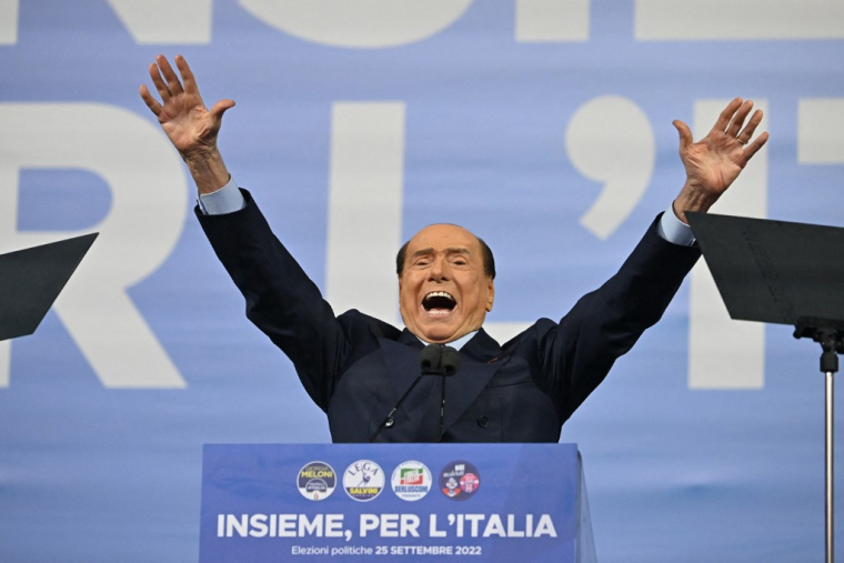 L'ancien chef du gouvernement italien Silvio Berlusconi (ici, en 2022) est décédé lundi 12 juin, à 86 ans. ( AFP / ALBERTO PIZZOLI )