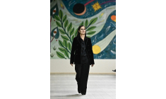 La créatrice italienne Maria Grazia Chiuri lors de la Fashion Week Haute Couture femme Printemps/Été 2025 au Musée Rodin à Paris le 27 janvier 2025. ( AFP / JULIEN DE ROSA )