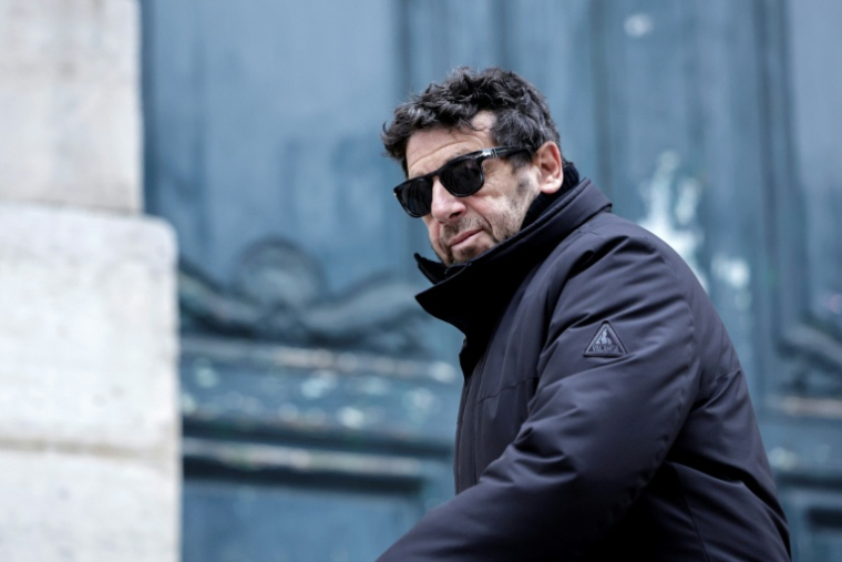 Le chanteur et acteur Patrick Bruel à Paris, le 10 décembre 2024 ( AFP / STEPHANE DE SAKUTIN )