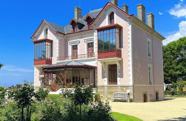 Découvrez la maison où Christian Dior a passé son enfance. crédit photo : Capture d’écran Instagram @c.ecile87