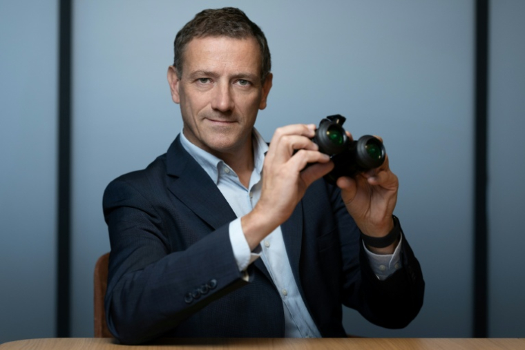Le directeur général d'Exosens Jérôme Cerisier  dans les locaux de l'entreprise de haute technologie à Paris, le 9 octobre 2026 ( AFP / JOEL SAGET )