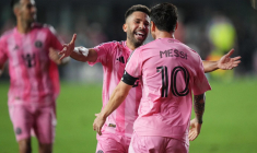 Messi voit un autre de ses copains partir à la retraite