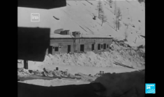Plongée en apnée sous la glace du lac de Tignes