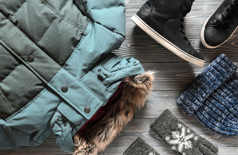 (Crédits photo : Adobe Stock - vêtements chauds hiver à offrir à Noël)