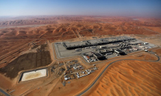 PHOTO DE FICHIER : Le champ pétrolier d'Aramco dans le quartier vide