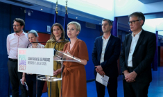 La gauche unitaire (sans LFI, les Communistes et Raphaël Glucksmann) réunie à Bagneux, dans les Hauts-de-Seine, le 2 juillet 2025 ( AFP / Thomas SAMSON )