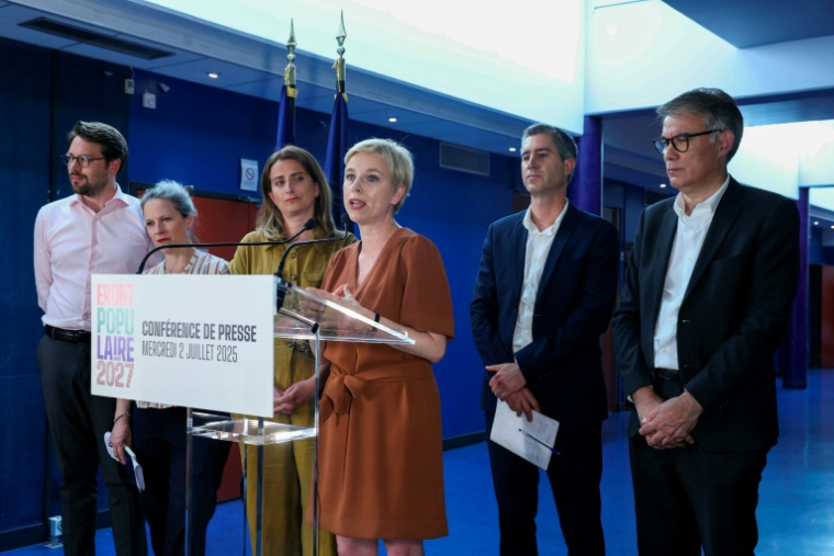 La gauche unitaire (sans LFI, les Communistes et Raphaël Glucksmann) réunie à Bagneux, dans les Hauts-de-Seine, le 2 juillet 2025 ( AFP / Thomas SAMSON )