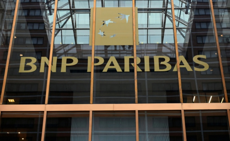 Le jury d'un tribunal civil fédéral de New York a commencé jeudi ses délibérations pour décider si le groupe bancaire français BNP Paribas a contribué à des exactions au Soudan, en facilitant des échanges commerciaux ( AFP / Angela Weiss )