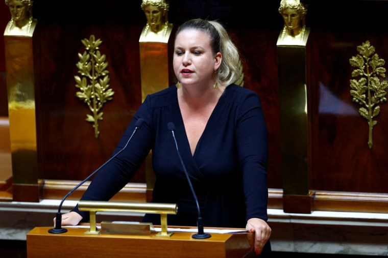 Le Premier ministre français prononce son discours de politique générale devant le Parlement à Paris