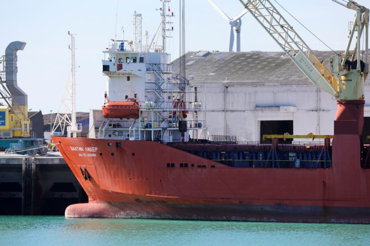 UN CARGO RUSSE INTERCEPTÉ DANS LA MANCHE DANS LE CADRE DES SANCTIONS CONTRE MOSCOU