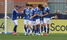 Pise passe à travers contre Côme