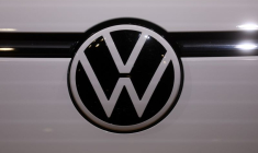 VOLKSWAGEN CONFIRME SES PERSPECTIVES MALGRÉ UNE CHUTE DU BÉNÉFICE D'EXPLOITATION AU DEUXIÈME TRIMESTRE