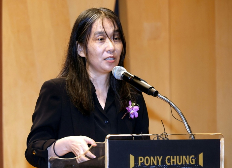 L'auteur sud-coréenne Han Kang, lauréate du prix Nobel de littérature 2024, lors d'une cérémonie à Séoul le 17 octobre 2024 ( KOREA POOL / STR )