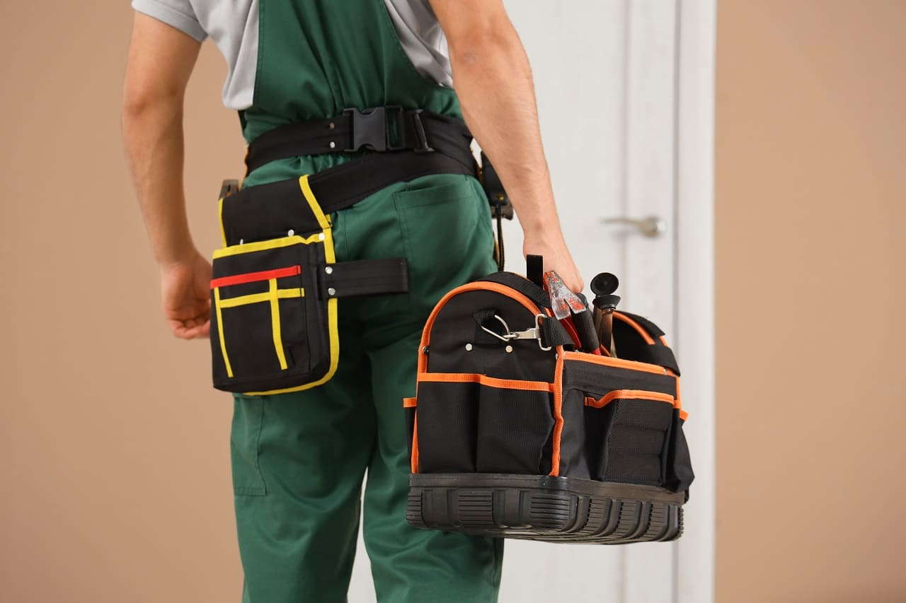 (Connaissez-vous les 3 entretiens obligatoires ou recommandés qui nécessitent le passage d'experts ? - Crédits photo : Adobe Stock)