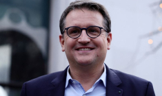 Rodolphe Belmer pose après une conférence de presse d'Atos à Paris