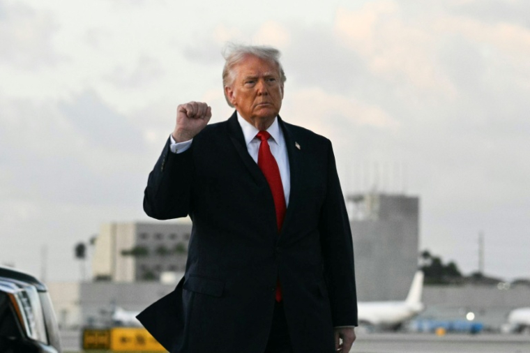 Le président américain Donald Trump à Miami le 11 avril 2026 ( AFP / Jim WATSON )