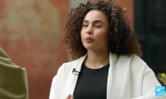 "Les passeurs, être d'ici et d'ailleurs" : une histoire intime de l'immigration