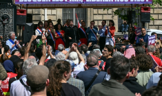 Le leader de La France insoumise Jean-Luc Mélenchon lors d'un rassemblement à l'occasion dela Fête du Travail, le 1er mai 2026 à Paris ( AFP / Julie SEBADELHA )