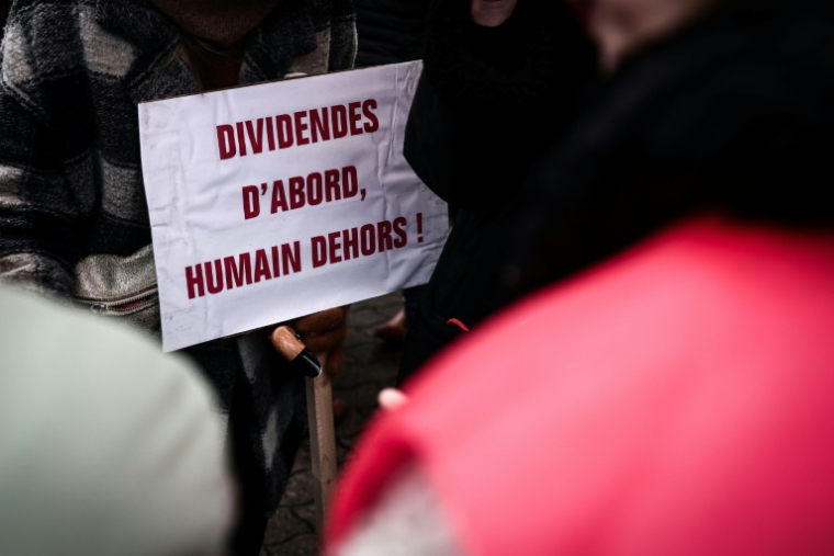 Dans le rassemblement de salariés de l'enseigne d'ameublement Alinéa à Aubagne dans les Bouches-du-Rhône, le 14 février 2026 ( AFP / Thibaud MORITZ )