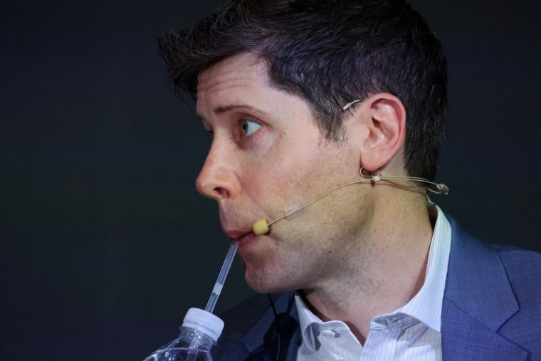 Le PDG d'OpenAI, Sam Altman, lors d'une conférence de presse, pour annoncer des partenariats sur les services d'IA, à Séoul