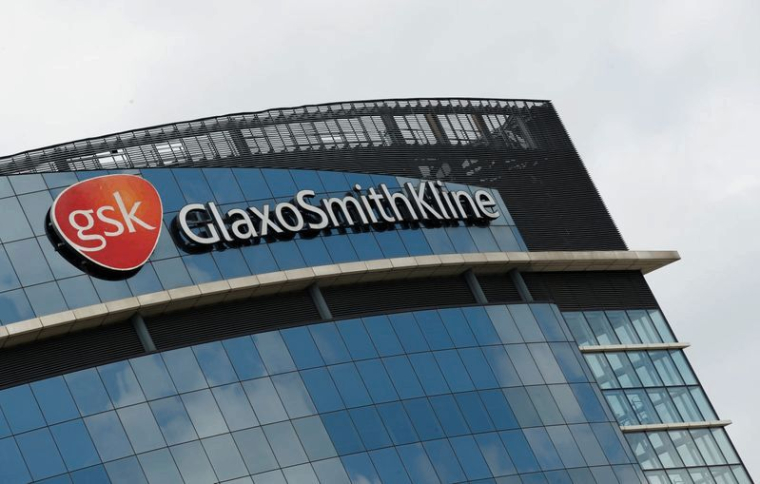 LA GRANDE-BRETAGNE PRÊTE À SIGNER UN ACCORD AVEC SANOFI ET GSK POUR LEUR VACCIN