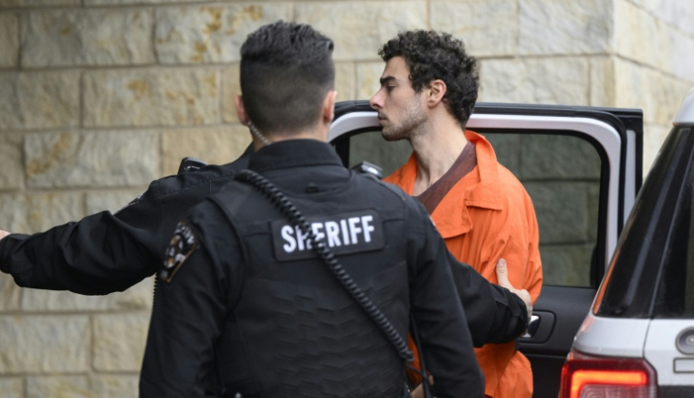 Arrestation de Luigi Mangione en Pennsylvanie le 10 décembre 2024 pour meurtre d'un patron d'assurance santé  ( GETTY IMAGES NORTH AMERICA / JEFF SWENSEN )