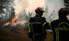 FRANCE: LES INCENDIES PROGRESSENT TOUJOURS EN GIRONDE