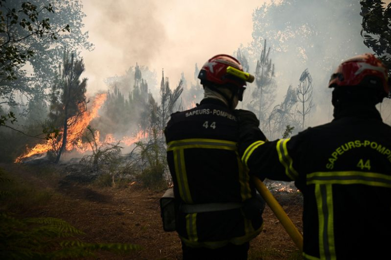 FRANCE: LES INCENDIES PROGRESSENT TOUJOURS EN GIRONDE