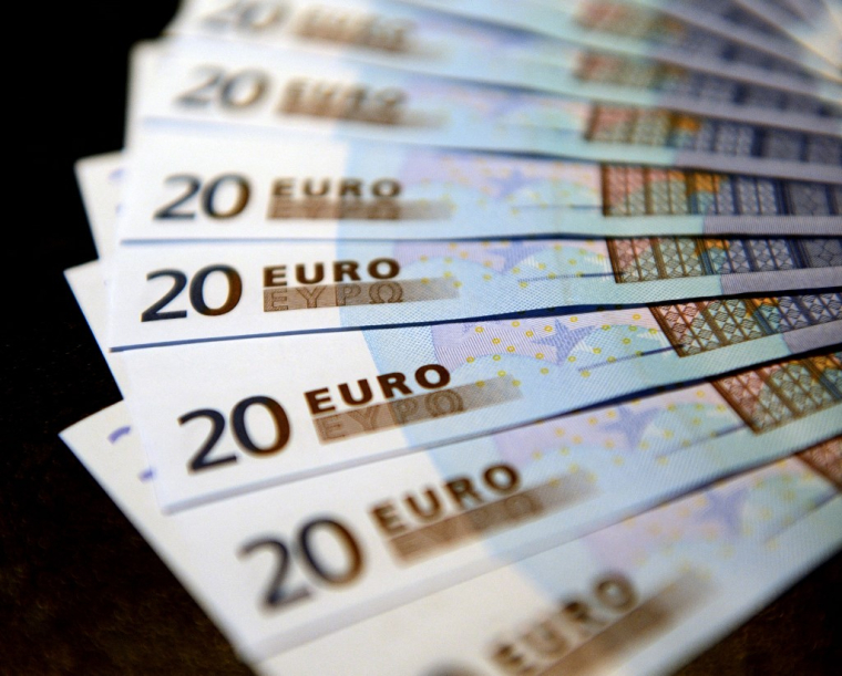 ( AFP / DENIS CHARLET )