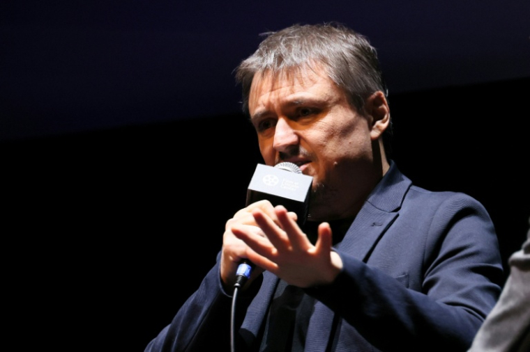Le cinéaste roumain Cristian Mungiu s'exprime sur scène dans le cadre du 60e Festival du film de New York, à l'Alice Tully Hall du Lincoln Center, le 9 octobre 2022, à New York ( GETTY IMAGES NORTH AMERICA / Dia Dipasupil )