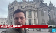 "Je suis là, nous ne déposerons pas les armes" : Volodymyr Zelensky adresse un nouveau message aux Ukrainiens