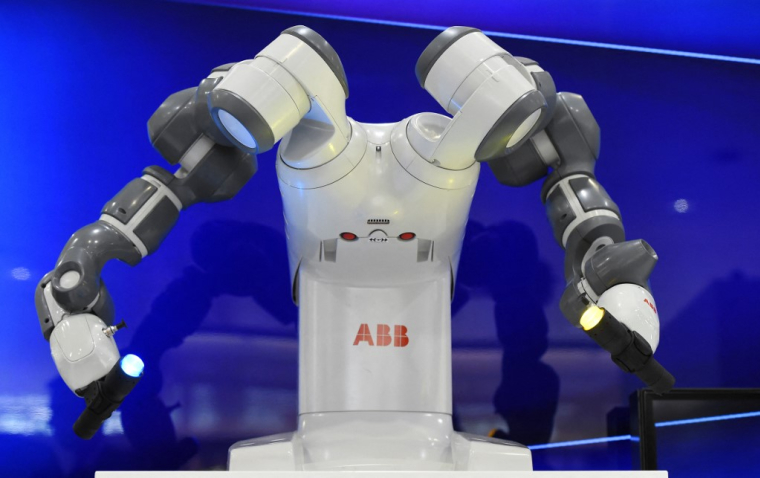 Le conglomérat ABB est spécialisé dans la robotique. ( AFP / TOBIAS SCHWARZ )