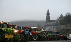 Mobilisation d'agriculteurs à Lourdes dans les Hautes Pyrénées le 21 décembre 2025 ( AFP / BASTIEN ARBERET )